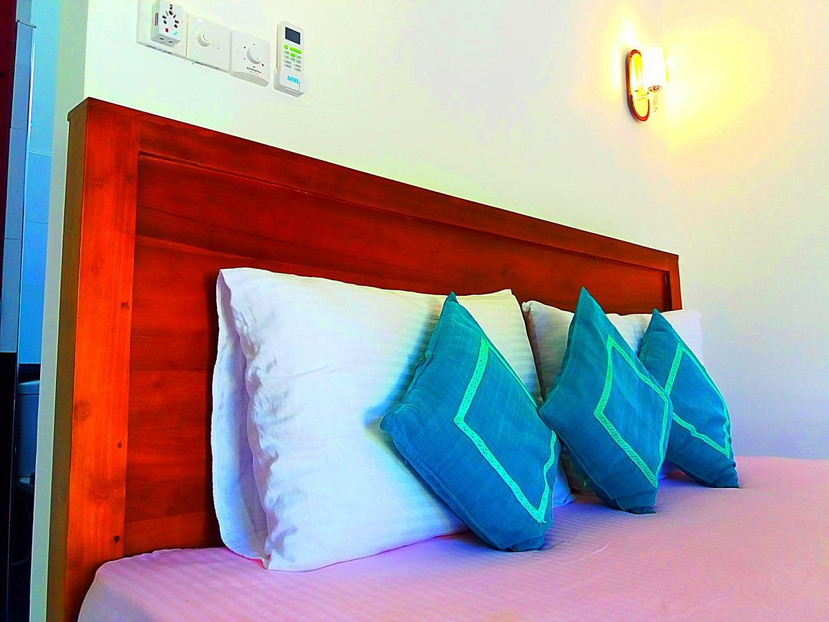 A&B Resort Negombo Kudapaduwa Exterior foto