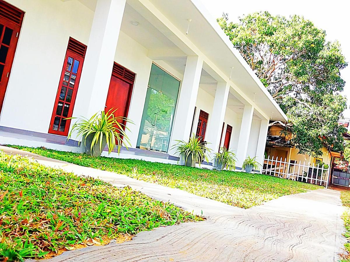 A&B Resort Negombo Kudapaduwa Quarto foto